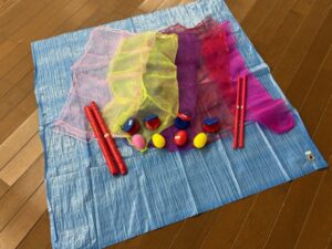 リトミックスカーフとスティック